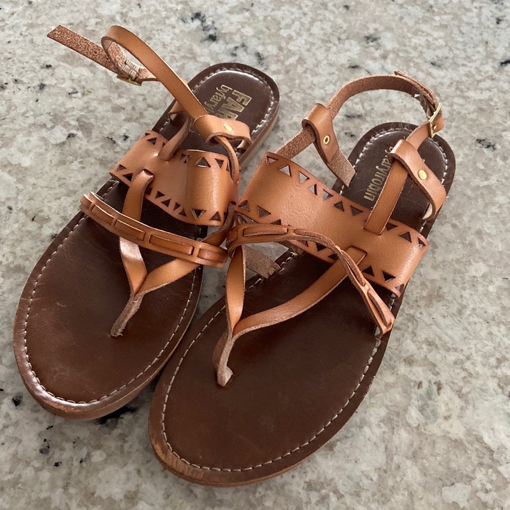 Leather sandals tan in colour. Size 9